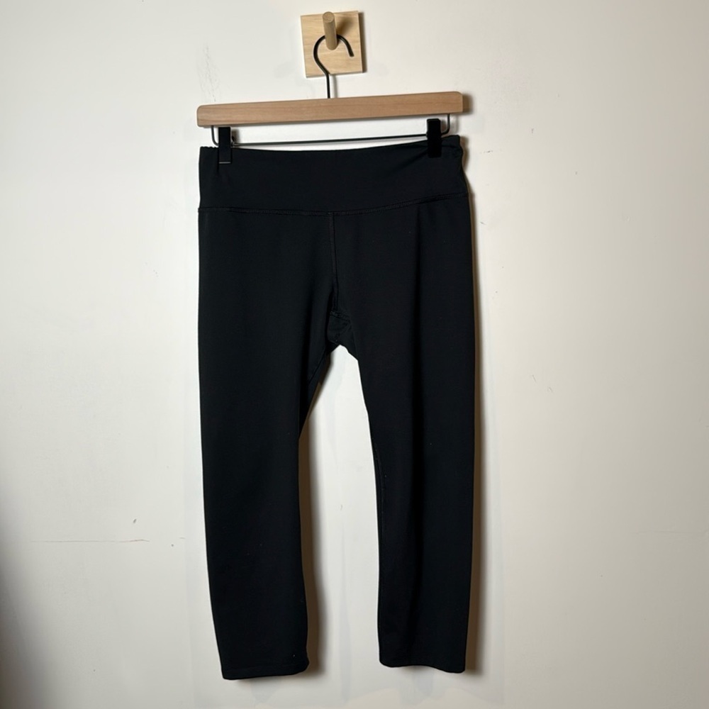 REI Co-Op Women’s Black Mid-Rise Cropped Leggings size M